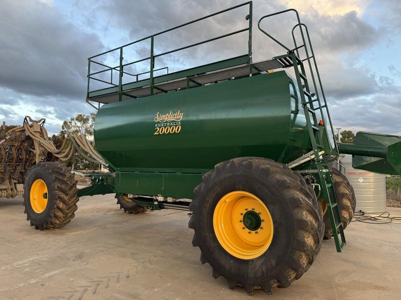 USED Simplicity 20,000 Air cart