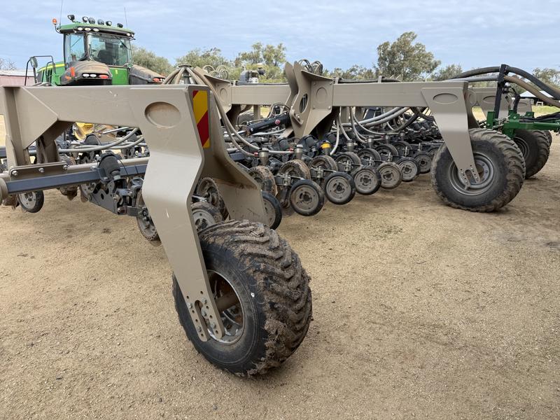 NDF Disc Planter 2016 12m 333mm SA650.